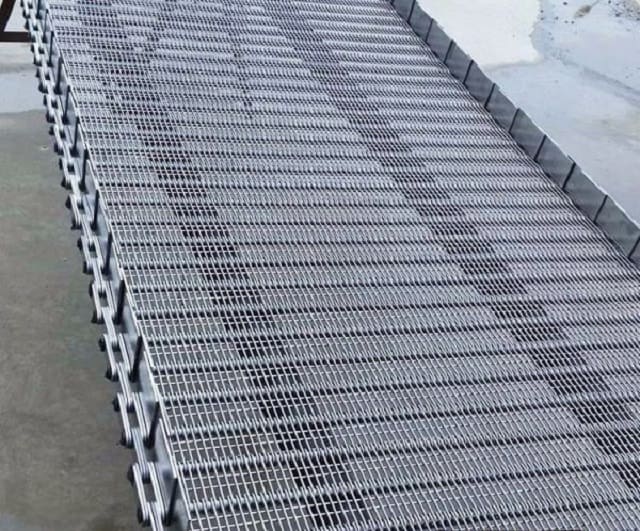 Băng tải lưới thang Inox